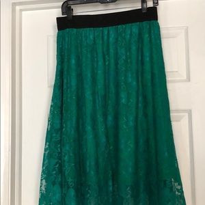 Medium LuLaRoe Lola